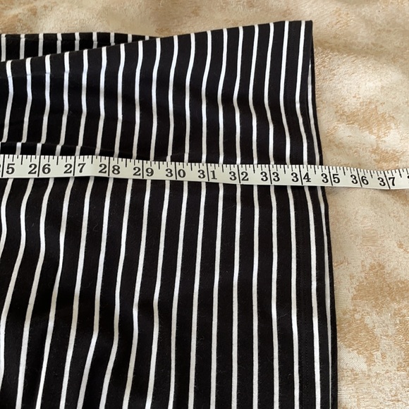 ANNE KLEIN BLK/WH T-SHIRT DRESS - Picture 7 of 8